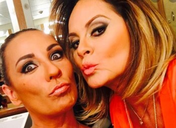 Consuelo Duval y Roxanna Castellanos