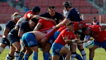 Escocia vence por 11-52 a