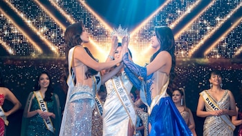 Fabianna Beretta recibió el título de Miss Top Model Perú 2026 de manos de Marina Mora