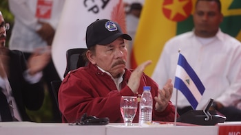 Ortega felicita a Nicolás Maduro