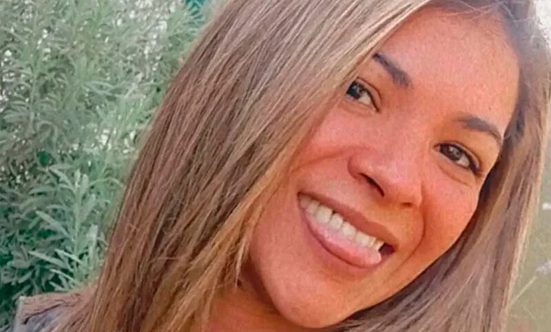 María Florencia González fue asesinada cuando caminaba con su hijo hacia un kiosco en el barrio Empalme Graneros de Rosario (Crédito: Conclusión)