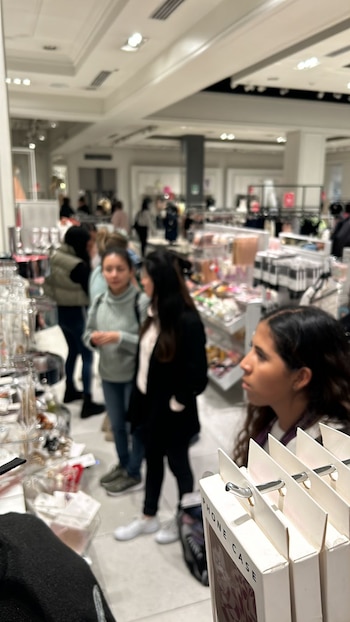 Las filas en Forever 21 son de una hora y media para comprar prendas de menos de 50 mil pesos - crédito Natalia Perilla Infobae