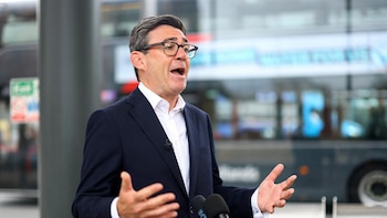 Burnham defiende que el apoyo británico a Ucrania es para defenderse de "la guerra ilegal de Putin"