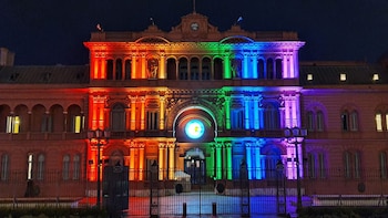La Casa Rosada, iluminada con