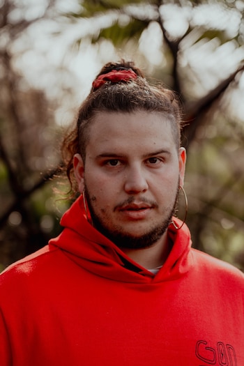 Jorge Thefs dirige y adapta