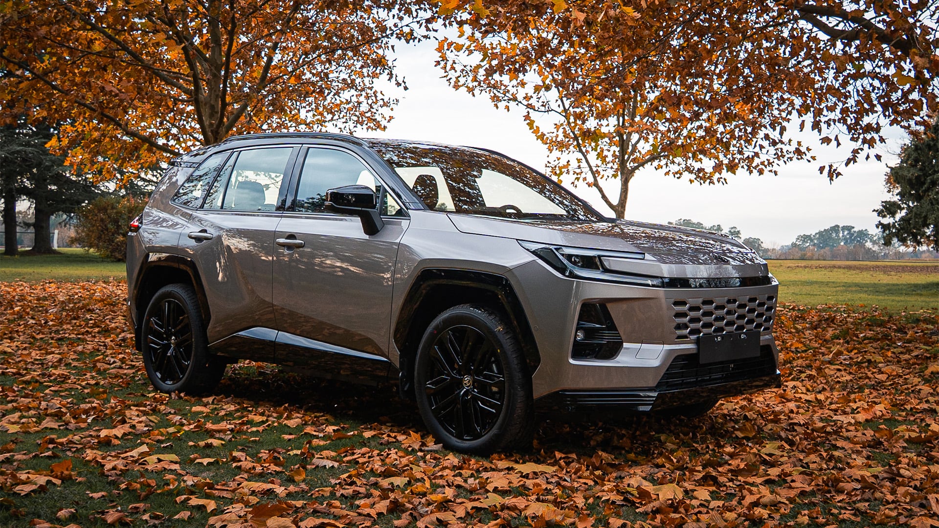El nuevo Toyota RAV4 llegó a Argentina en versiones híbrida e híbrida enchufable. Fue el auto más vendido del mundo en 2025. (Toyota)