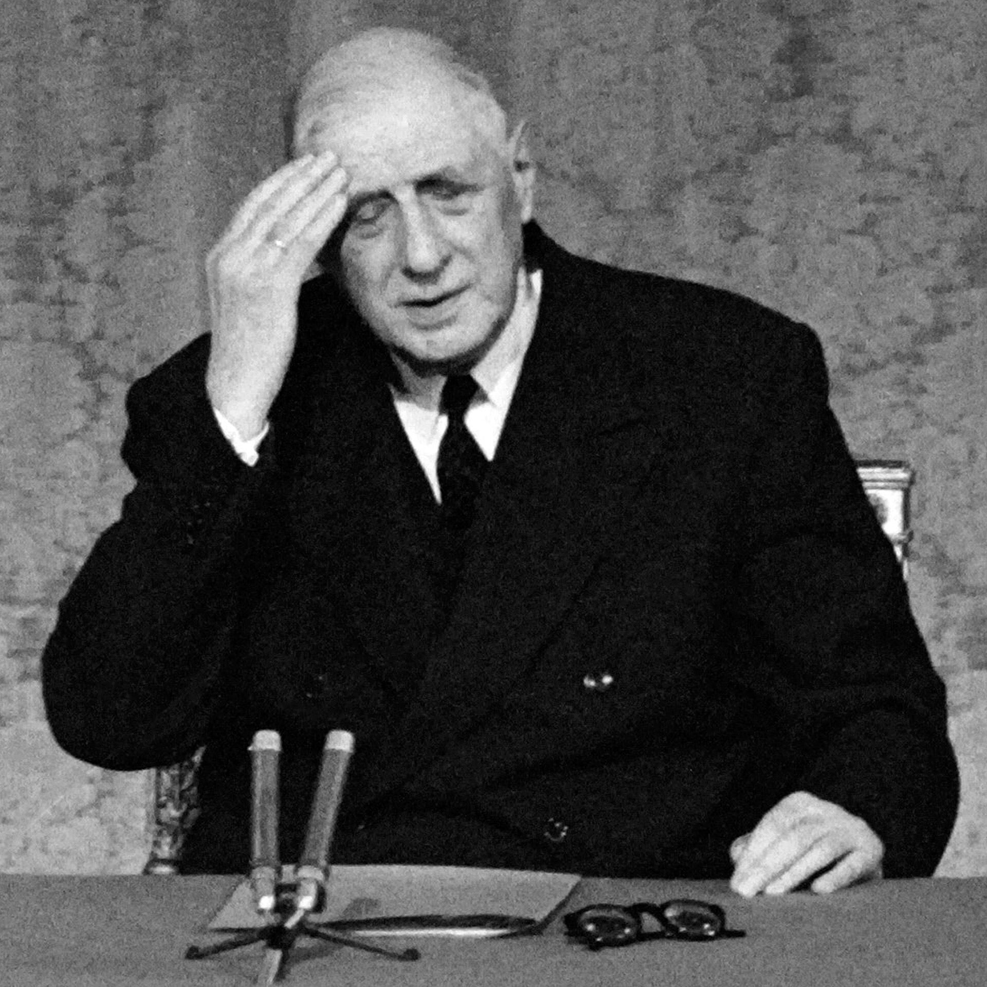 Charles de Gaulle durante una conferencia de prensa en el Palacio del Eliseo (Photo by - / AFP)