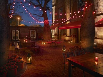 El Mercado Patio en el