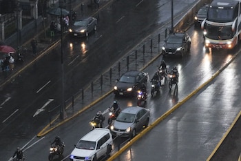 Lima amanece con llovizna y cielo cubierto: el clima da un giro tras días de calor intenso. Agencia Andina