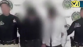 Neerlandés y colombiana con circular