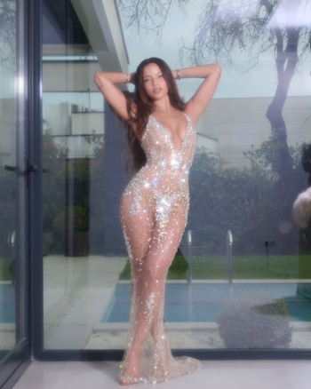 El look sirena de Emilia Mernes para una entrega de premios en España