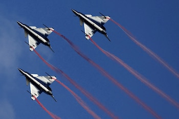 Aviones de combate chinos J-10,