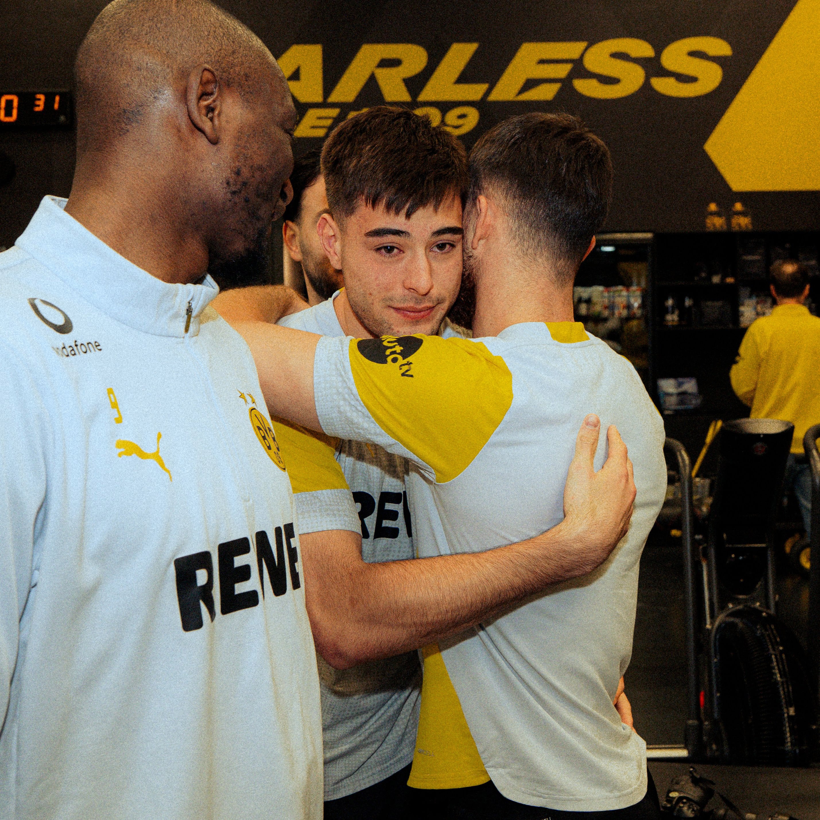 Anselmino se despidió entre lágrimas del Borussia Dortmund