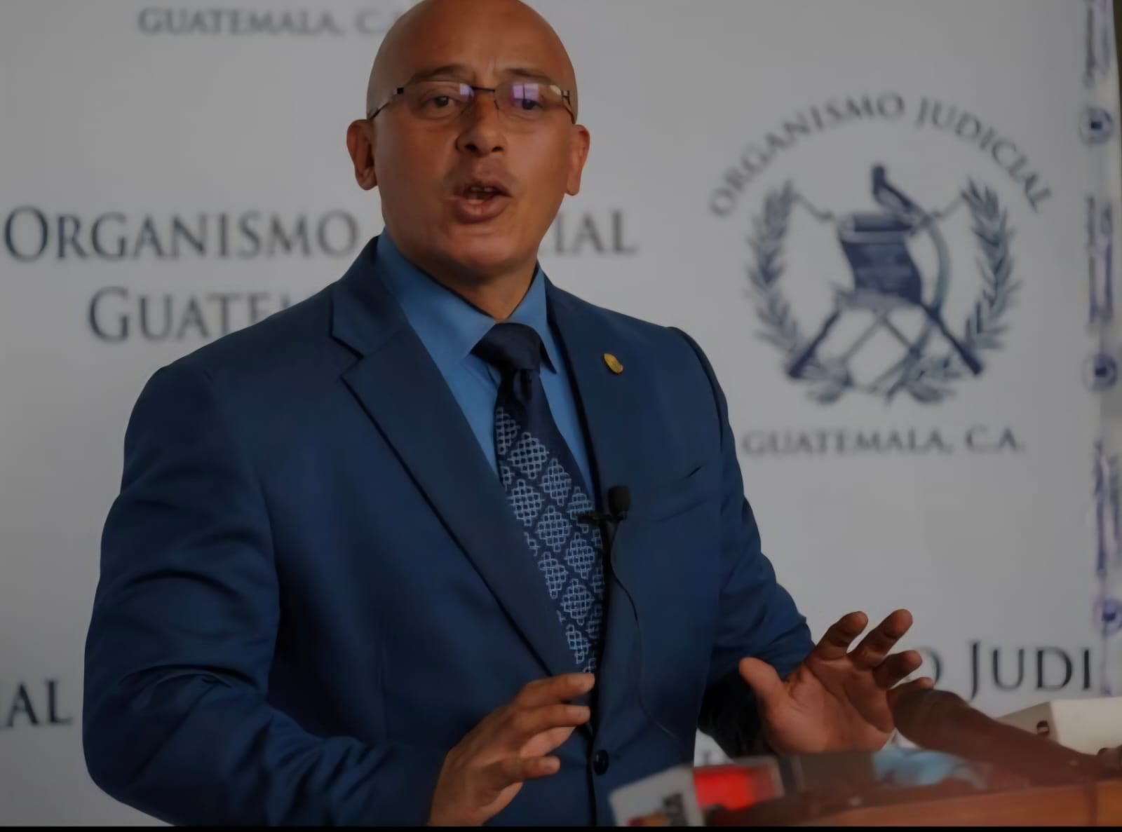 Rudy Esquivel, portavoz del Organismo Judicial evitó precisar si el Instituto Nacional de Ciencias Forenses analiza las prendas retiradas debido a la reserva del proceso. (Organismo Judicial)
