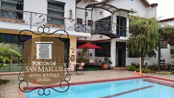 En papeles, el Hotel Portón