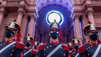 El Regimiento de Granaderos trabaja