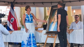 Laura Fernández es declarada “Hija Predilecta” de Esparza durante homenaje en su cantón natal