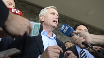 Kast se postula tras votar