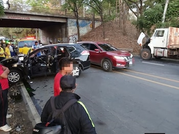 El Salvador registra un aumento de accidentes de tránsito durante el periodo vacacional, con dos fallecidos y varios lesionados en un solo día. (Foto cortesía)
