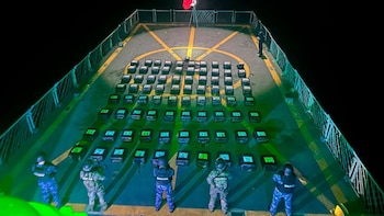 Marina asegura más de dos