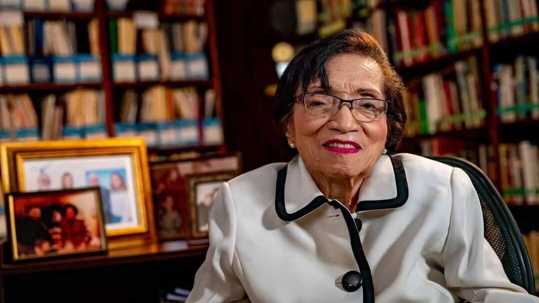 La Organización Panamericana de la Salud reconoció a María Isabel Rodríguez como Heroína de la Salud Pública de las Américas en 2015. (Foto cortesía redes sociales)