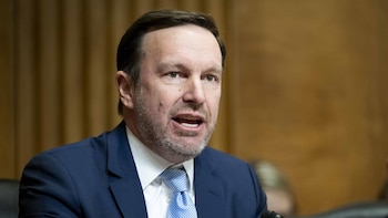 El senador Chris Murphy denuncia que el Pentágono le ha prohibido acceder a bases militares en Oriente Próximo
