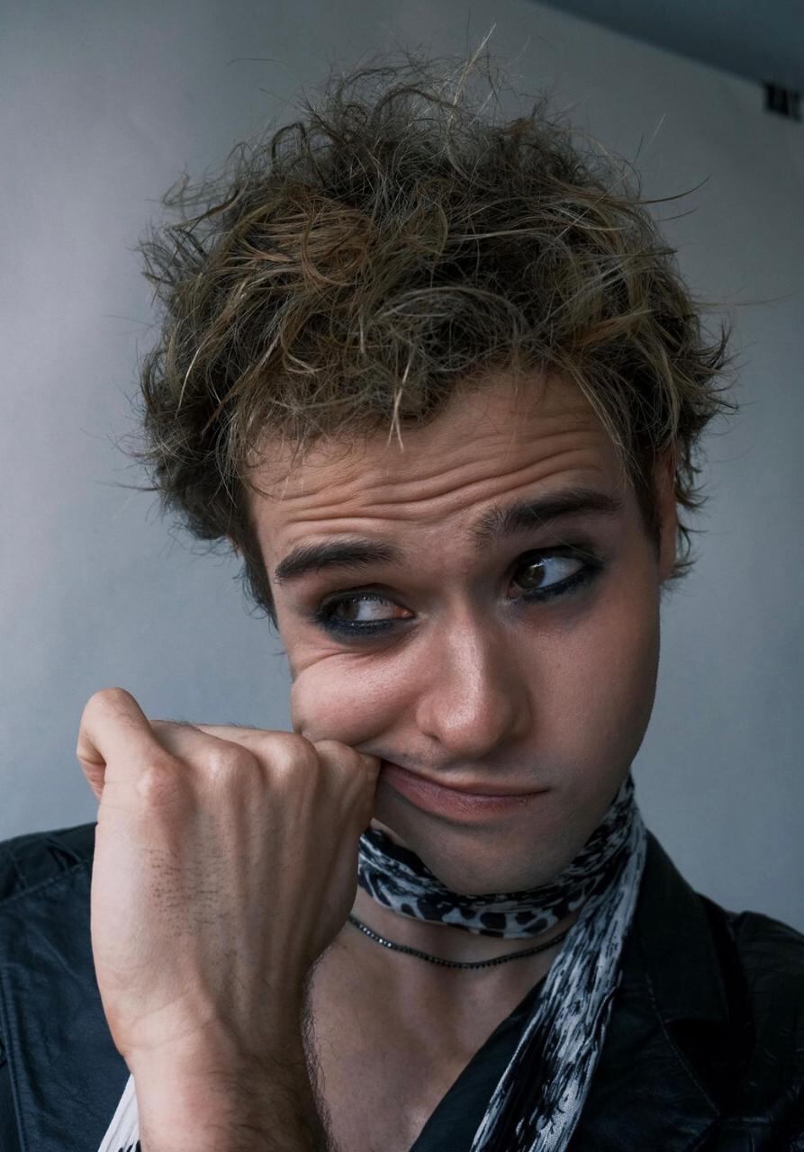 La carrera internacional de Julián Cerati se consolidó en Colombia, donde participó en series y películas para plataformas como Netflix