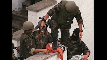 Intentos de solución pacífica y