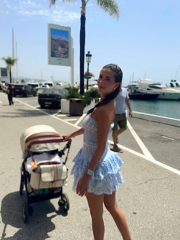 Isabel Haugseng Johansen, la novia de Erling Haaland, pasea un cochecito de bebé (Instagram)