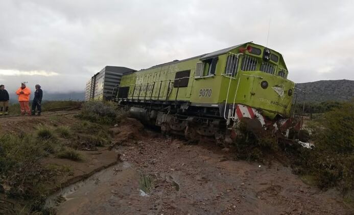 Descarrilamiento del Tren Patagónico entre Viedma y Bariloche por intensas lluvias