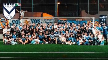 Los hinchas de Vélez que fundaron un club en Barcelona y que sueñan con jugar en la liga española