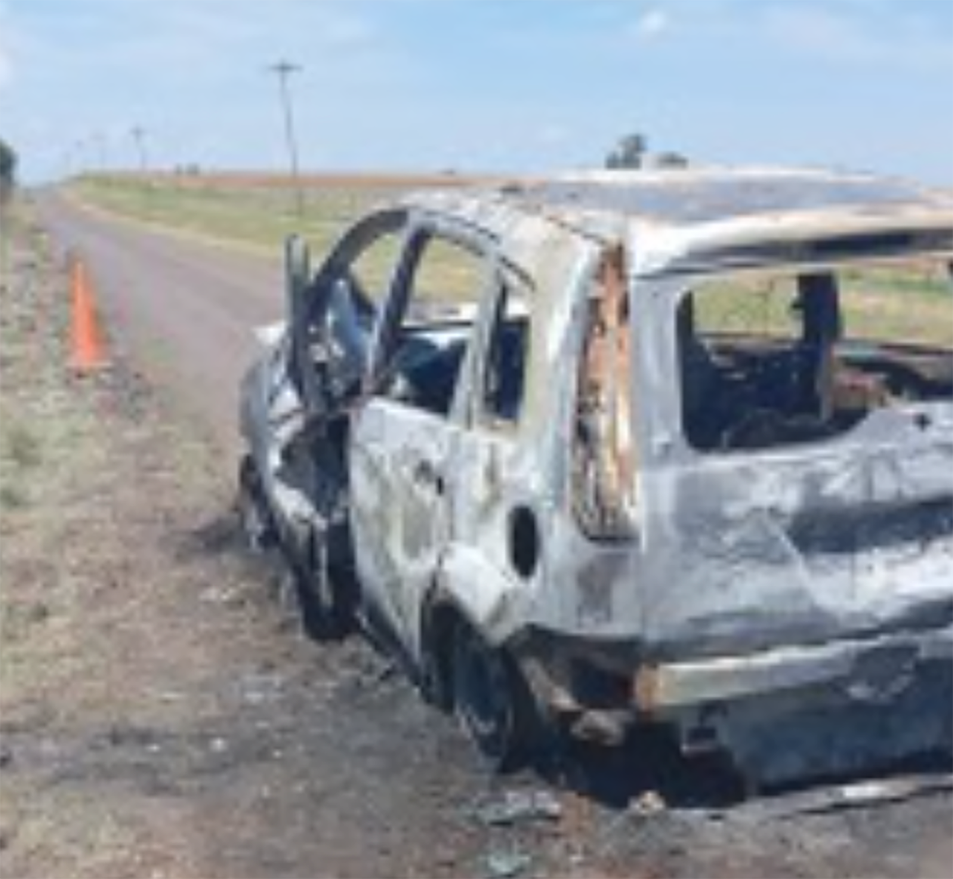 El auto calcinado de Luciano Emeri