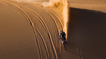 AV. Schareina asciende al 'top