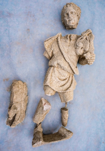 La estatua encontrada en las excavaciones de la villa cercana a Roma. (Ministero della Cultura)