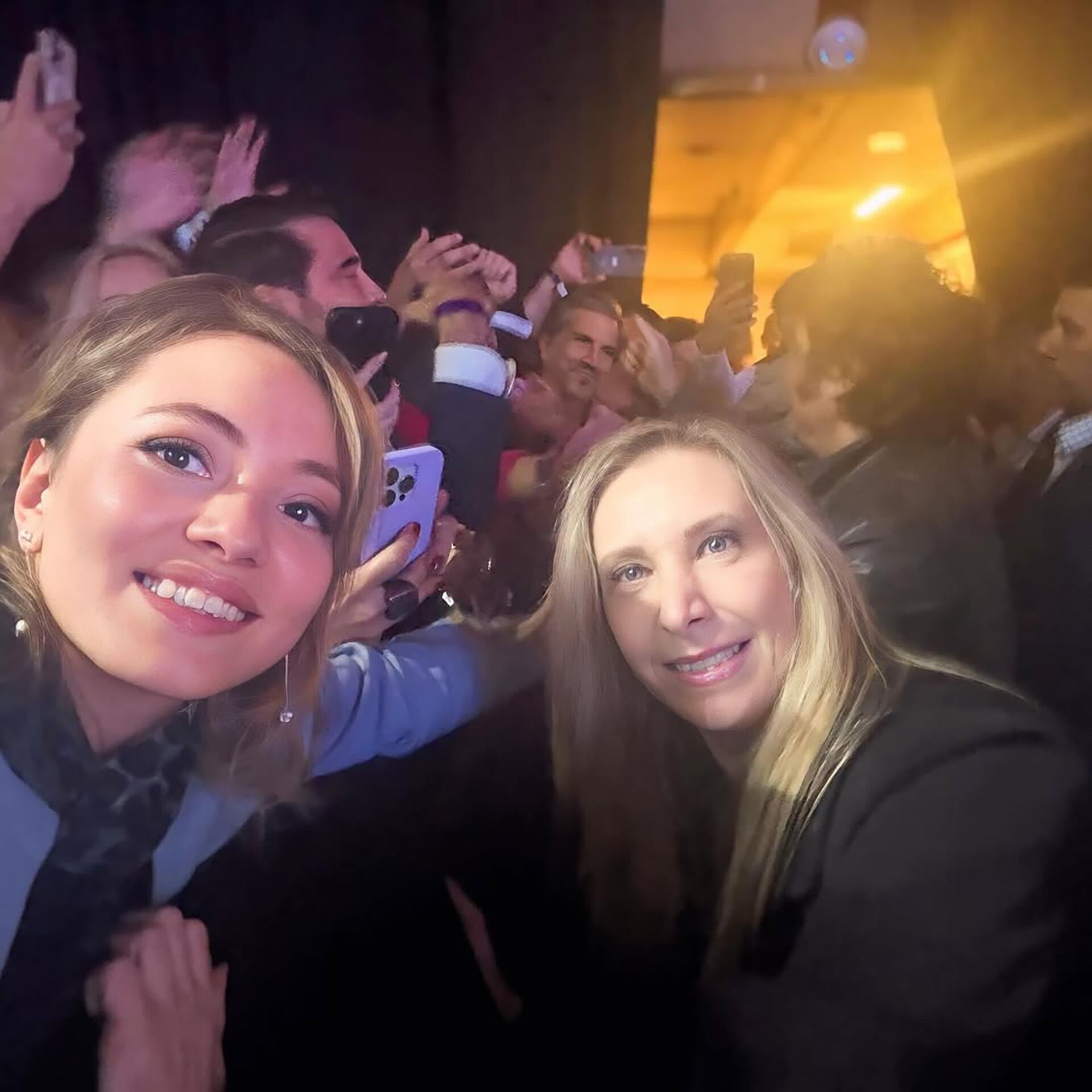 La diputada Flores junto a Karina Milei (@floresritamarina)