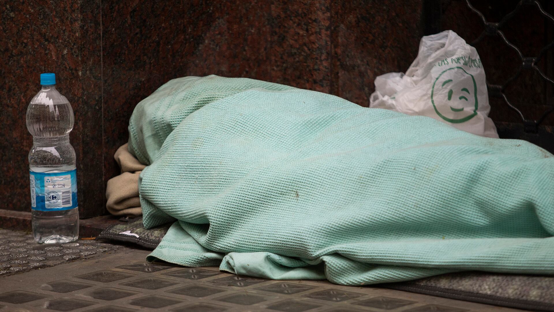 Más de la mitad de las personas alojadas en paradores porteños provienen de la provincia de Buenos Aires, según cifras oficiales Foto NA: MARCELO CAPECEzzzz