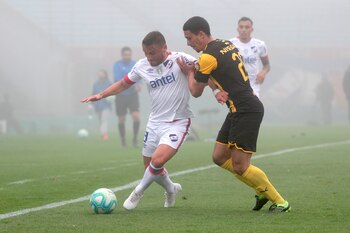 El juego, que se disputará en el estadio Campeón del Siglo, se llevará a cabo una semana después de la fecha inicial que tenía marcada y que fue postergada por el fallecimiento, el pasado domingo, del expresidente de Uruguay Tabaré Vázquez. EFE/Federico Anfitti/Archivo
