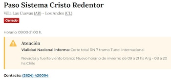 Captura de pantalla de información del Paso Sistema Cristo Redentor que indica su cierre total por nevadas y fuerte viento blanco, con horario y contacto