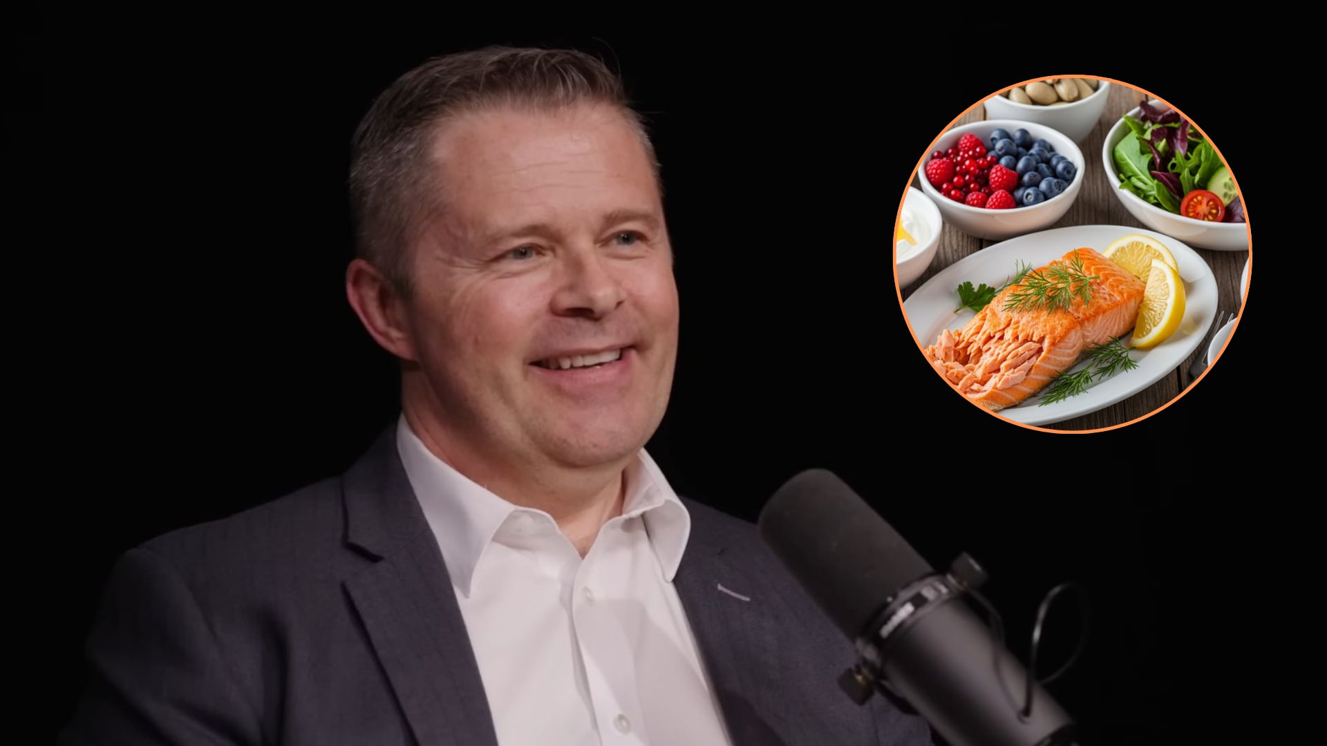 Stuart Phillips, referente mundial en longevidad saludable, recomendó una dieta alta en proteínas y ejercicio regular para envejecer con vitalidad (Collage Infobae)