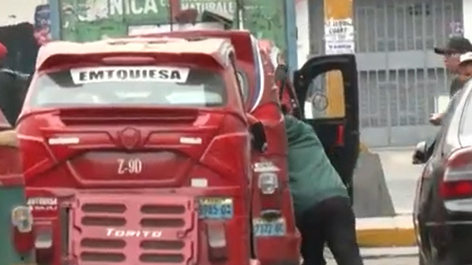 La extorsión reduce los ingresos de los conductores y afecta directamente el dinero destinado a la alimentación y los gastos del hogar - Créditos: Captura de pantalla de Panamericana TV.