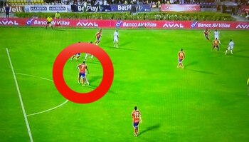 La polémica de la acción