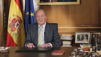 Una experta explica cómo se produjo la distancia entre Juan Carlos I y su hijo cuando se cumplen 12 años de la abdicación: “Felipe tenía que manejar un mensaje muy concreto”