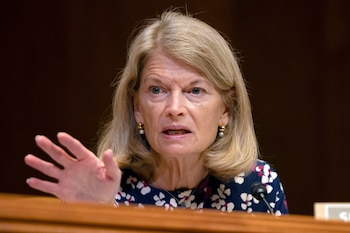 La senadora republicana Lisa Murkowski (AP Foto/Mark Schiefelbein/Archivo)