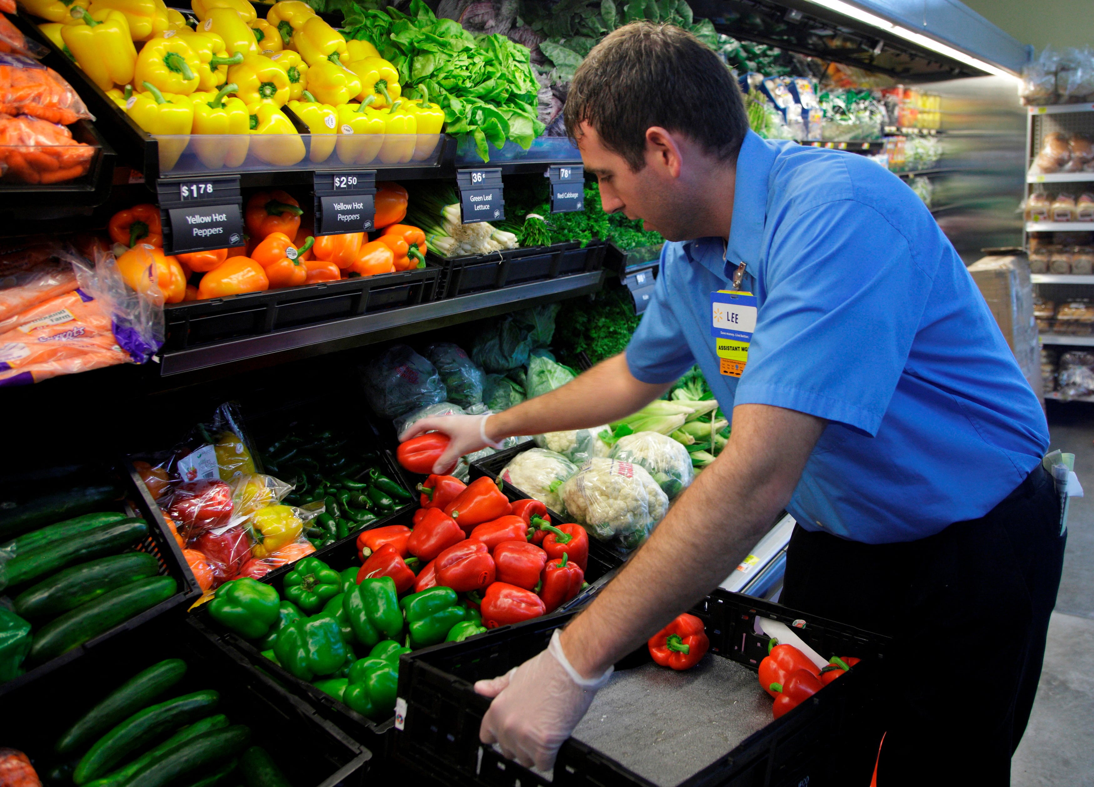 Un nuevo piso salarial redefine las condiciones laborales para miles de empleados urbanos este verano (REUTERS/John Gress/File Photo)