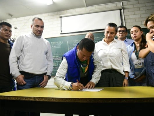 El proceso de negociación contó con la participación activa de la Defensoría del Pueblo, la Procuraduría, la Personería y la Policía Nacional como garantes - crédito Gobernación Antioquia