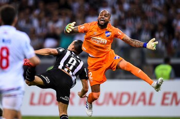 El arqueroLuis Mejía de Nacional