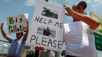 Mike Esmond donó dinero para