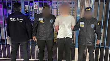 Expulsaron del país a Dmitrii Novikov, el ciudadano ruso acusado de operar una red internacional de “fake news”