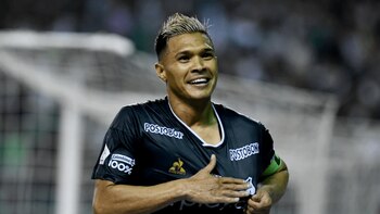 Teofilo Gutierrez surpreende com o