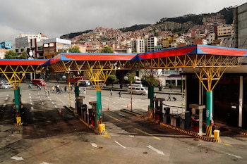 Una gasolinera vacía que se